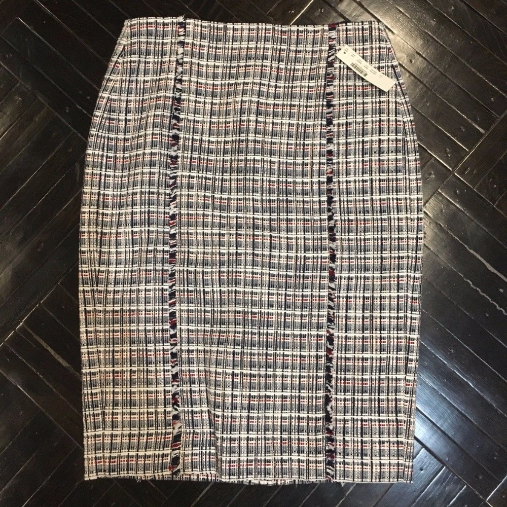 NWT J. Crew Knee Length Pencil Skirt - Size 4 - Picture 1 of 2